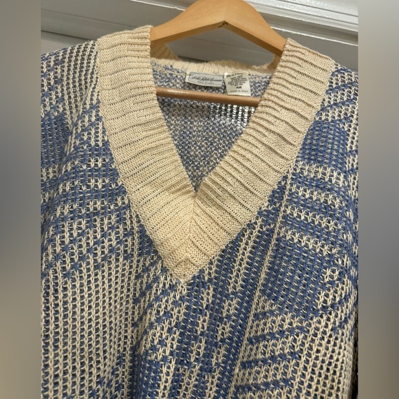 Saks Fifth Avenue V-Neck Sweater in Blue and Cream - Picture 3 of 9